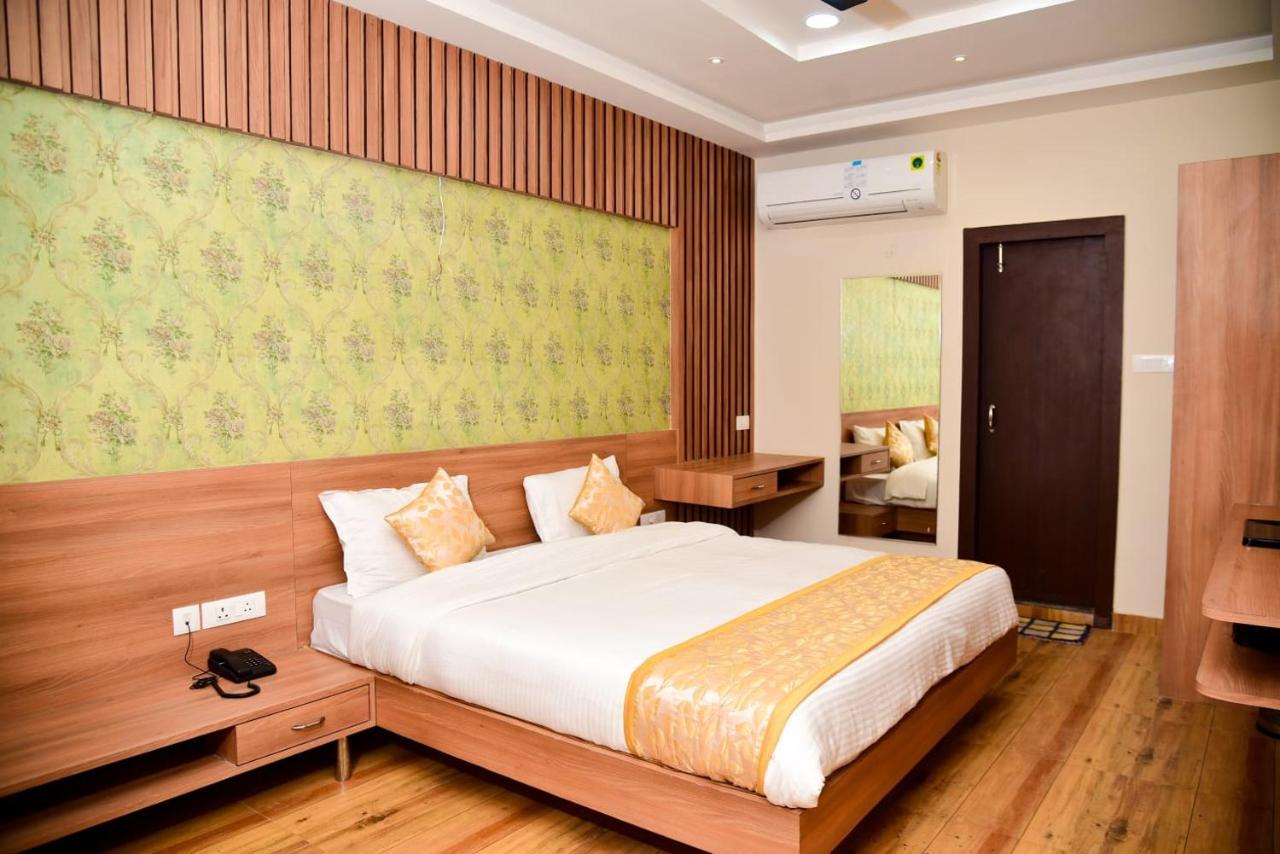 Hotel Olive Crown Lucknow Exterior foto